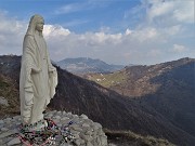 63 Alla bella Madonnina del Costone (1195 m) con vista verso Salmezza